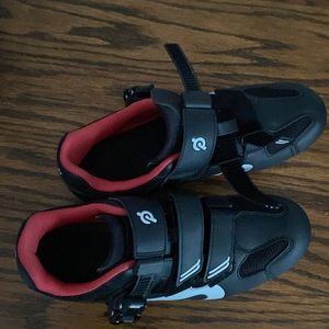 Size 39 peloton cleats